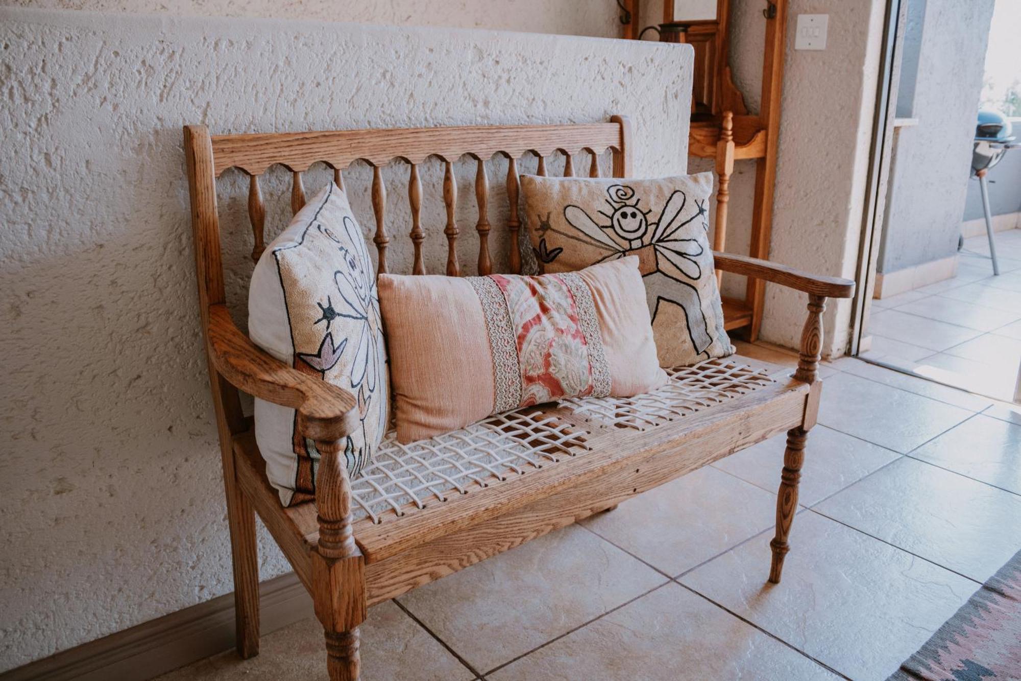 White Linen Guesthouse Tierpoort Bagian luar foto