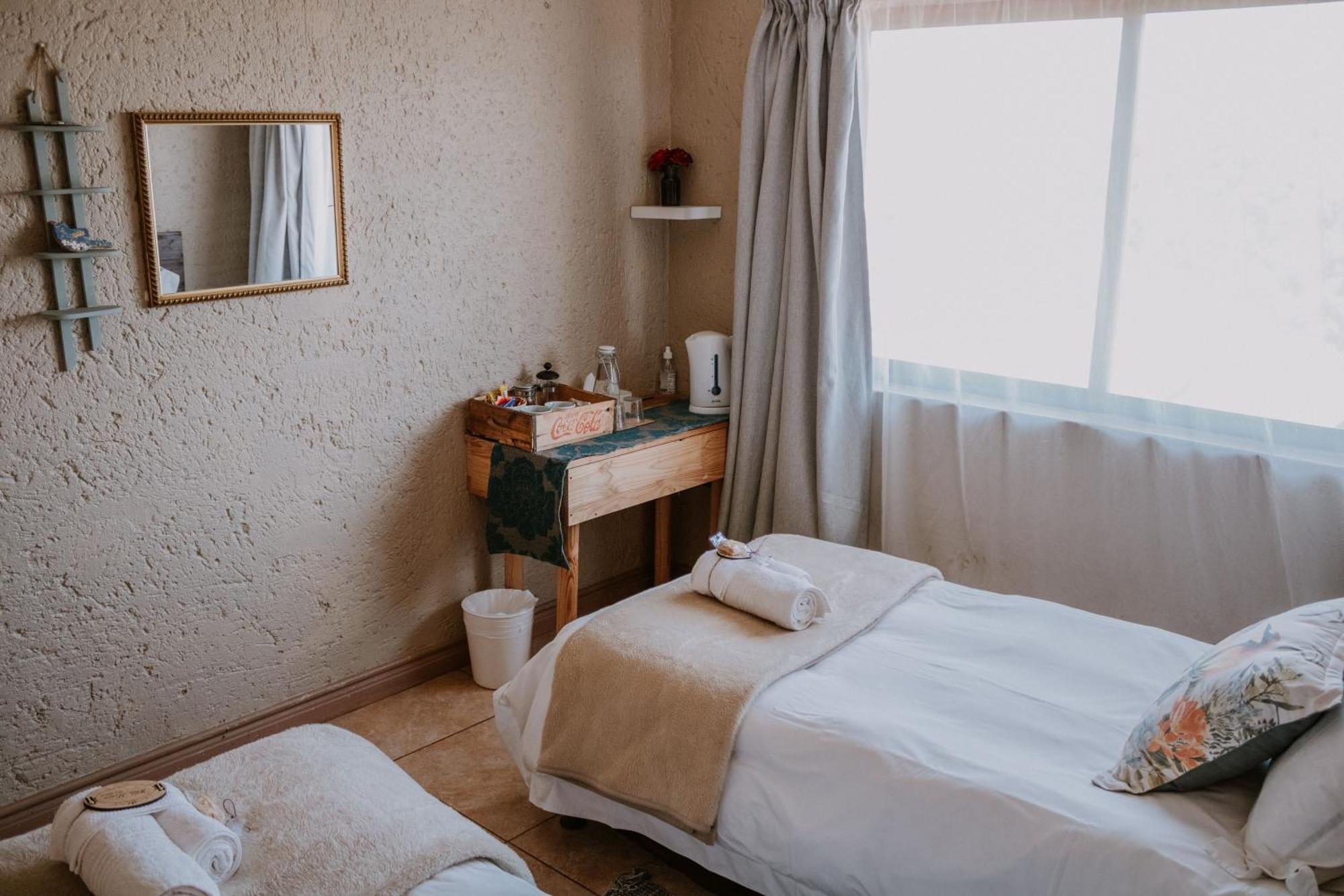 White Linen Guesthouse Tierpoort Bagian luar foto