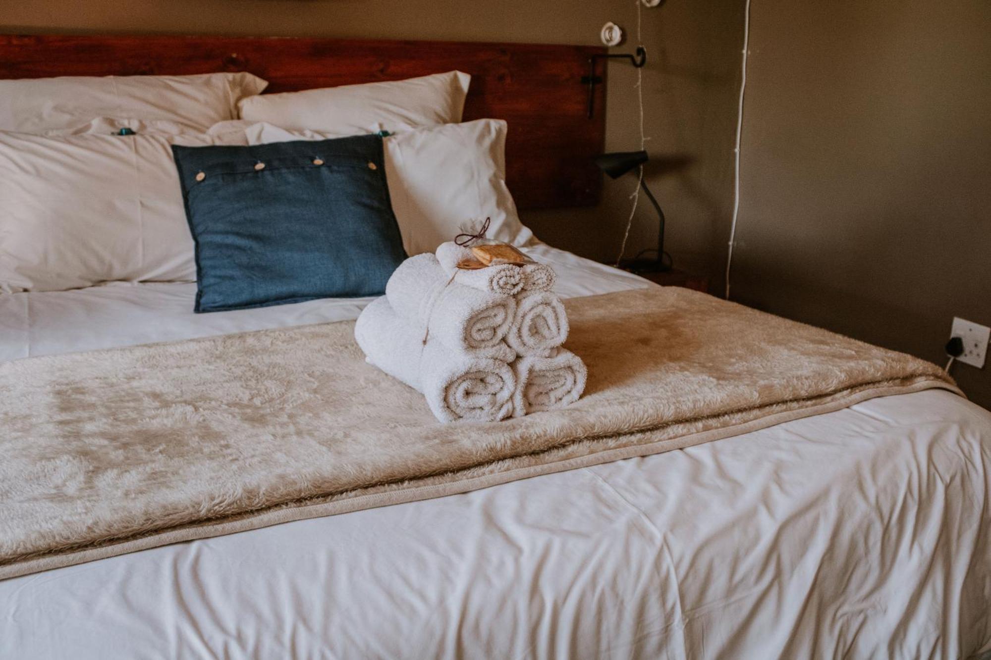 White Linen Guesthouse Tierpoort Bagian luar foto