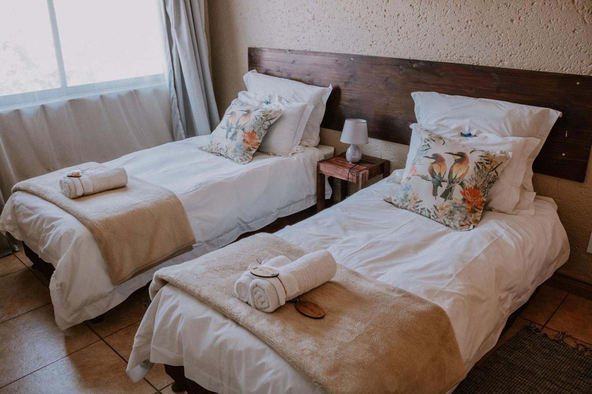 White Linen Guesthouse Tierpoort Bagian luar foto