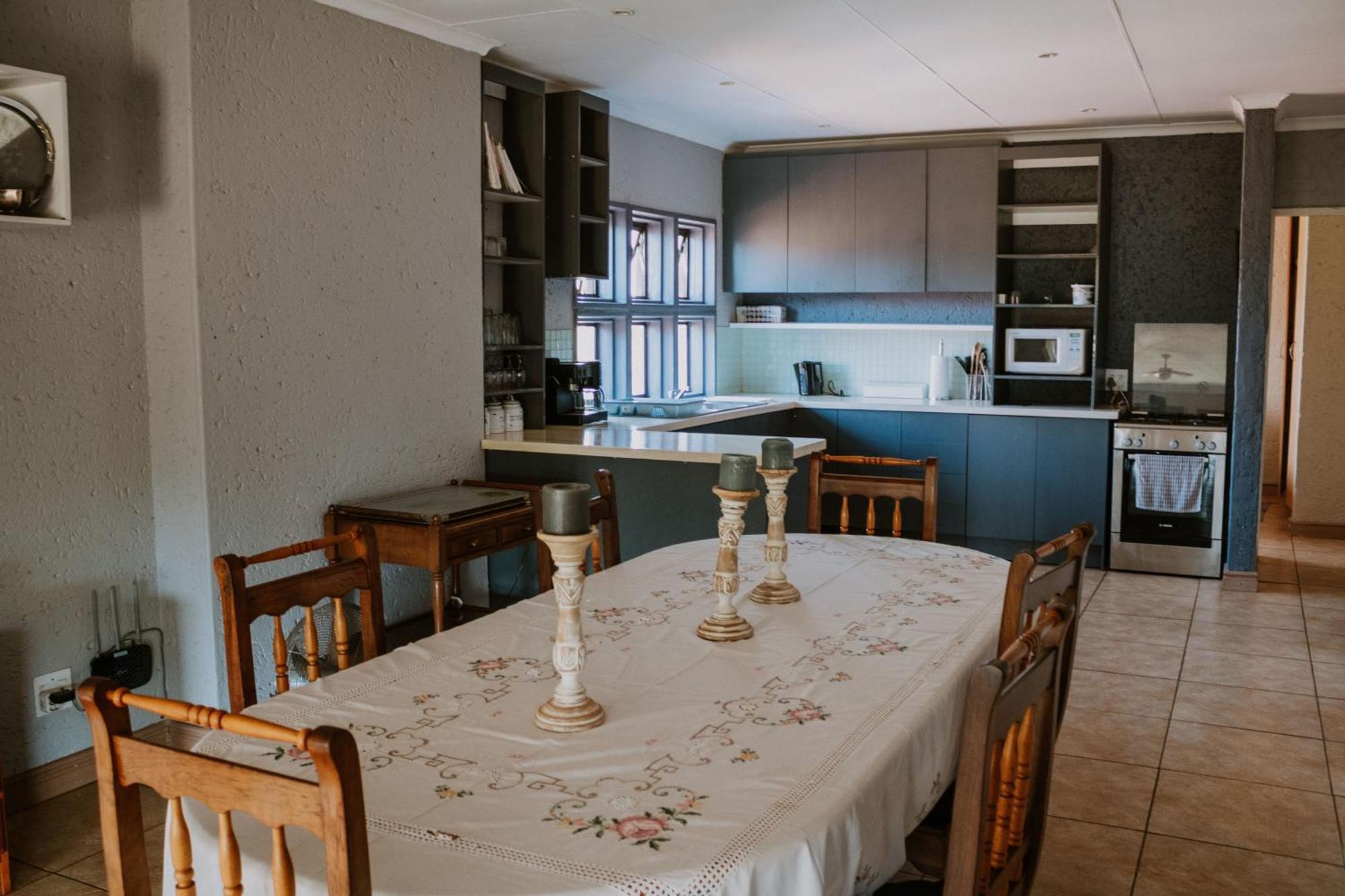 White Linen Guesthouse Tierpoort Bagian luar foto