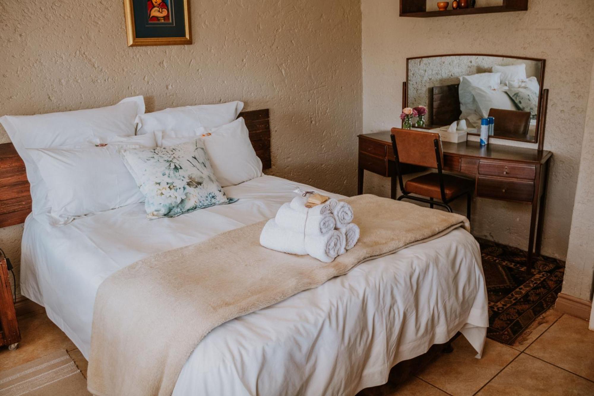 White Linen Guesthouse Tierpoort Bagian luar foto